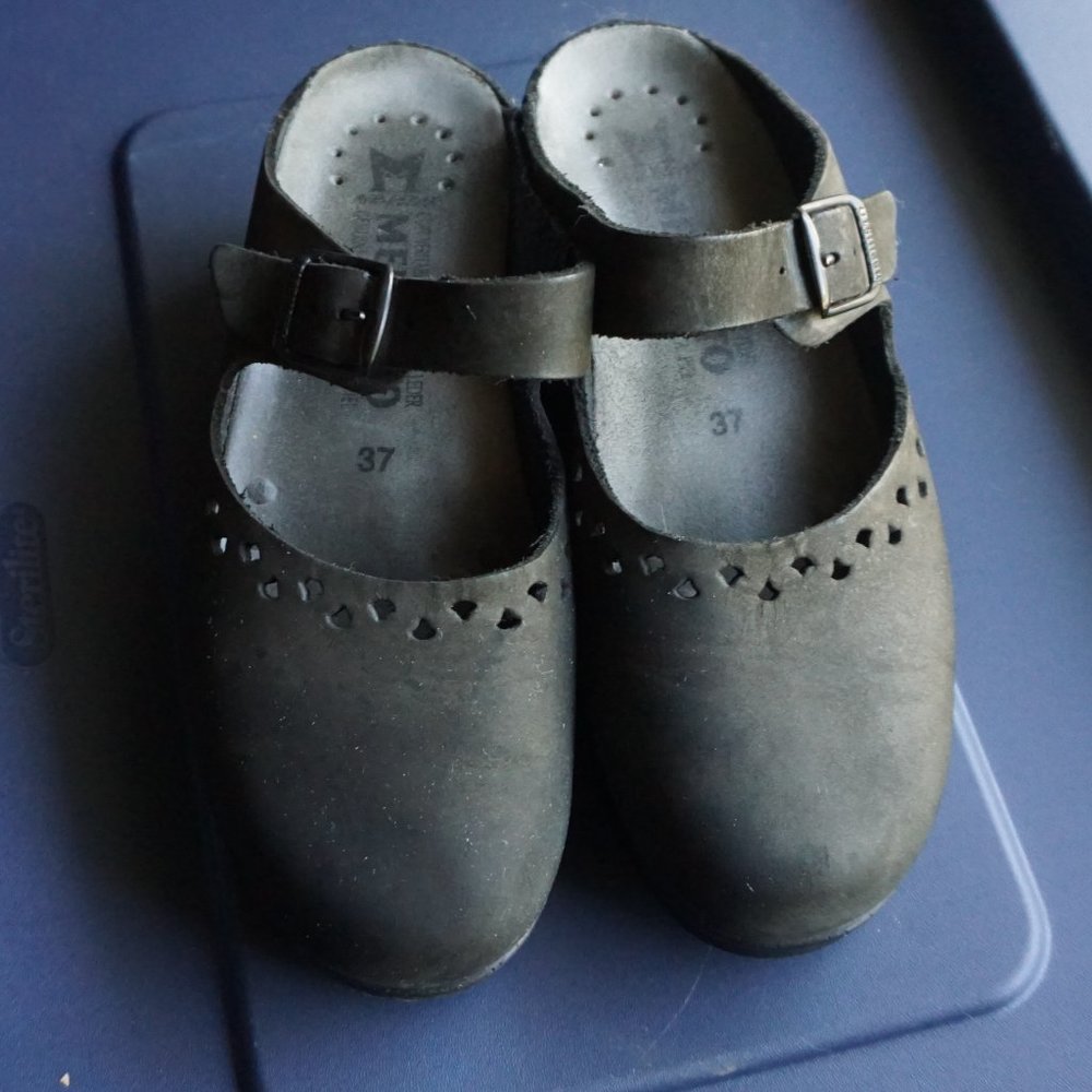 Mephisto Sabatina Cut Out Mule Black Nubuck 37 7